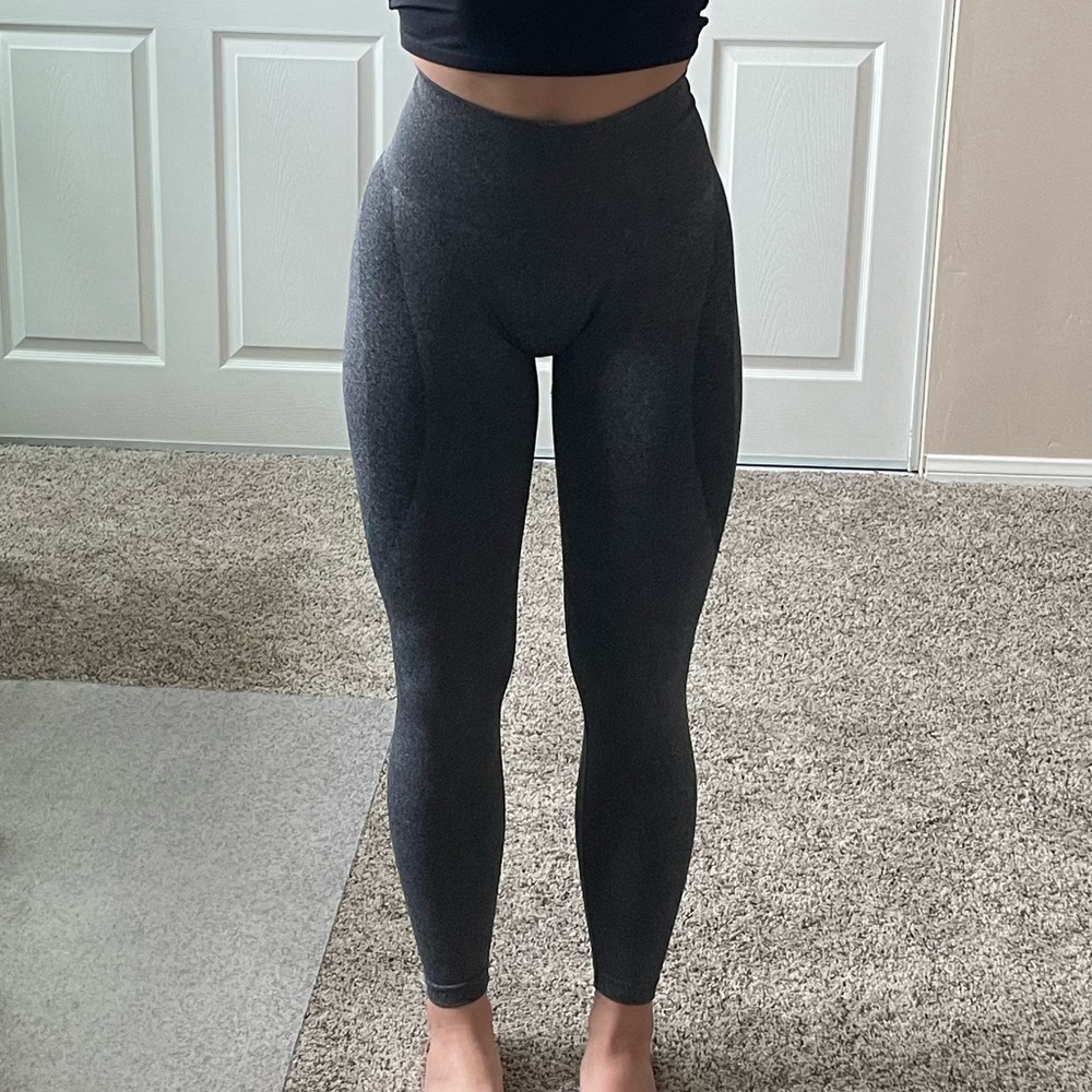NVGTN Gray Seamless Contour Leggings